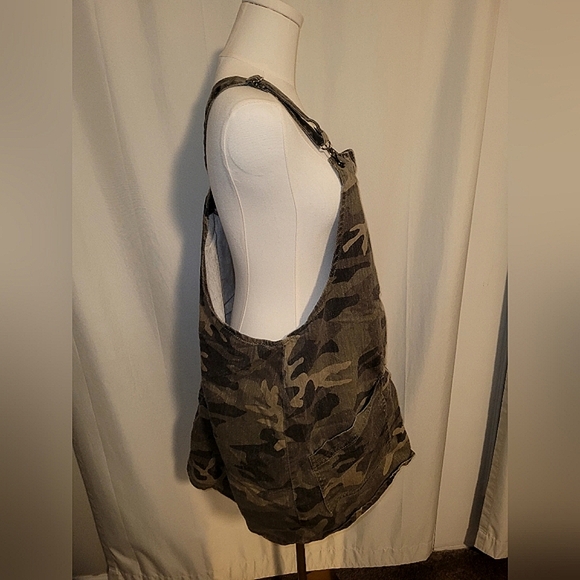 Dress - Picture 5 of 8